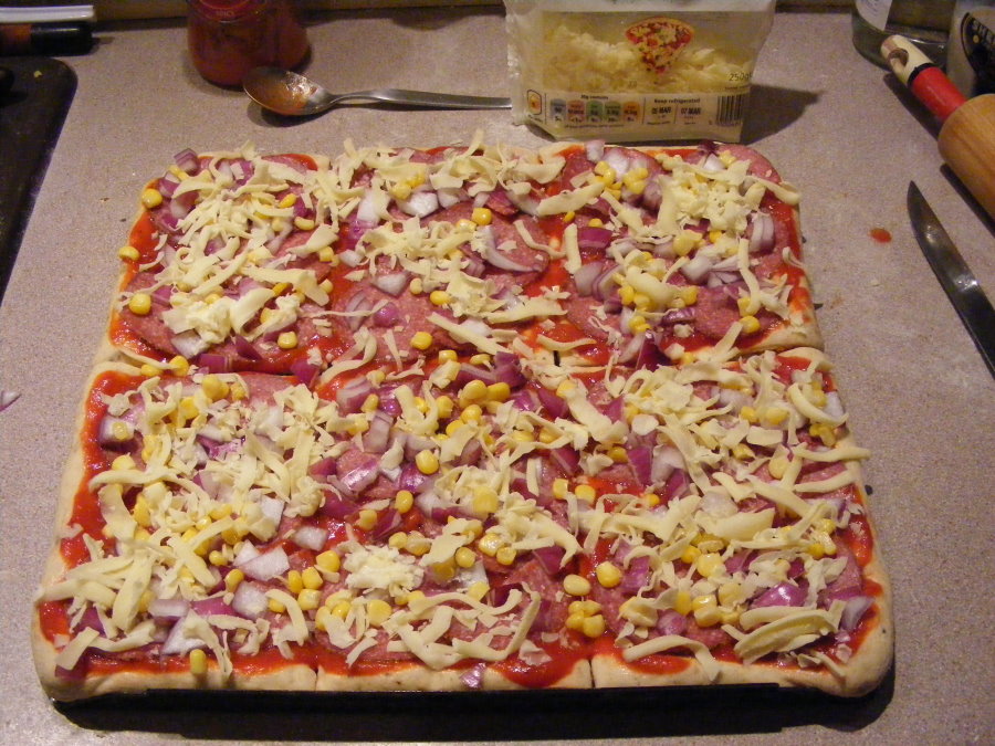 red onion sweetcorn mozzarella
